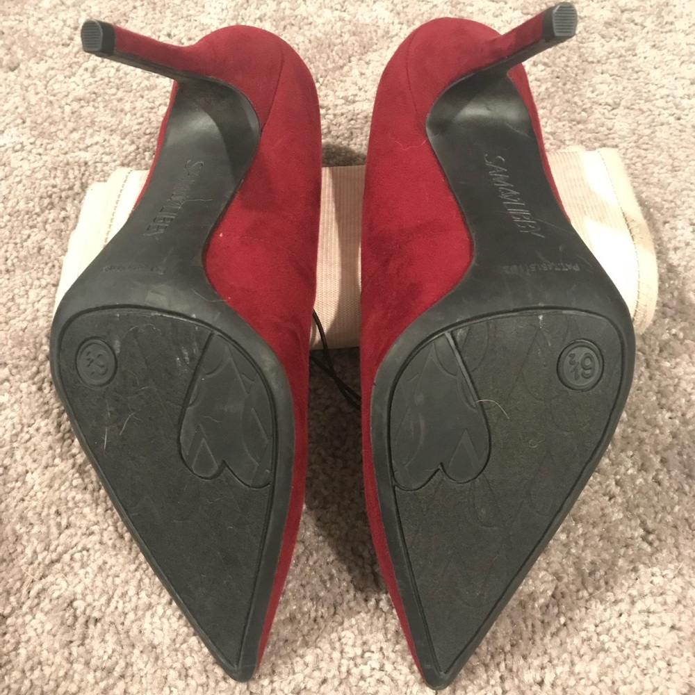 Red pumps - Picture 3 of 4
